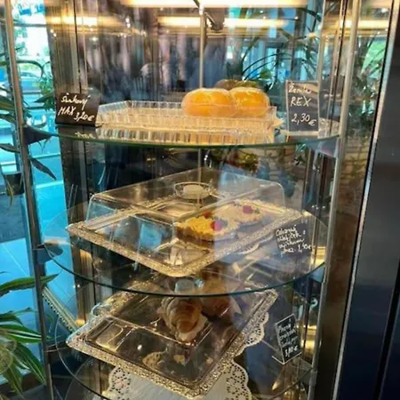 Plaza De Luxe Apartamento *